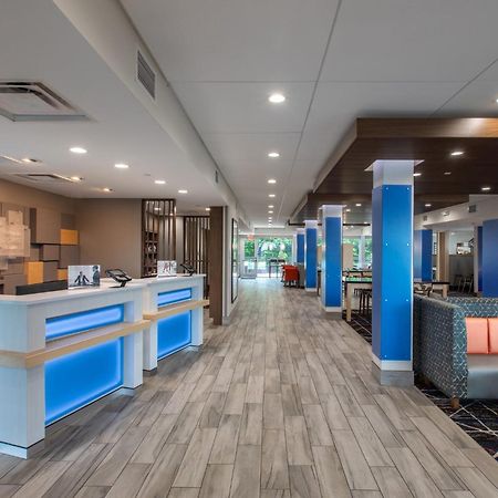 Holiday Inn Express & Suites - Greenville - Taylors By Ihg Exterior photo
