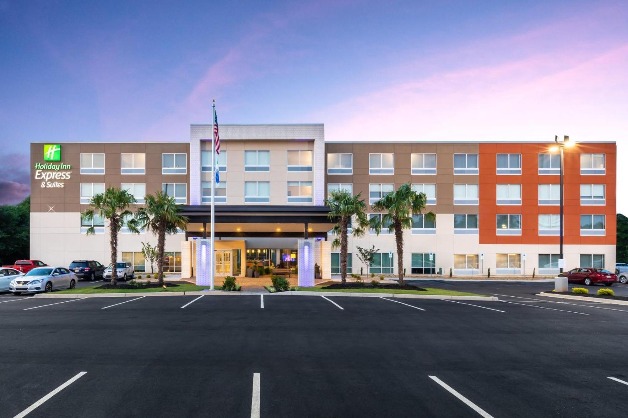 Holiday Inn Express & Suites - Greenville - Taylors By Ihg Exterior photo