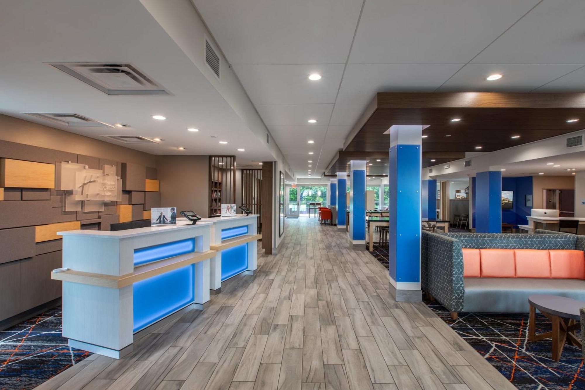Holiday Inn Express & Suites - Greenville - Taylors By Ihg Exterior photo